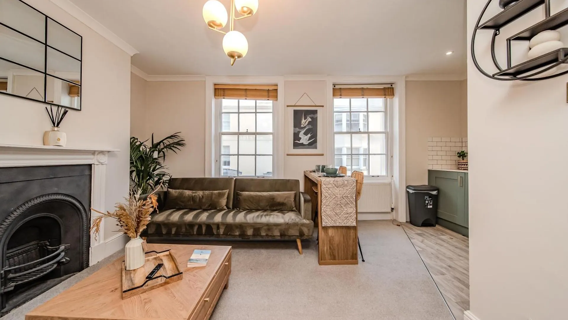 Sunny 1-Bedroom Flat Near The Waves Of Brighton Beach