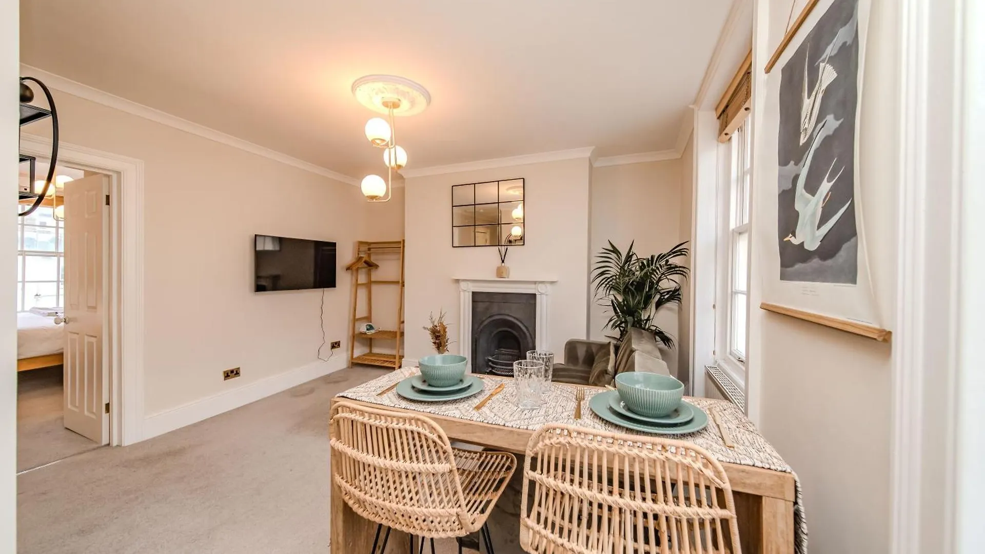Sunny 1-Bedroom Flat Near The Waves Of Brighton Beach